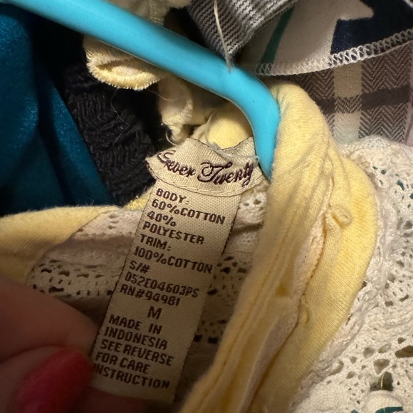 Yellow top - Picture 2 of 2